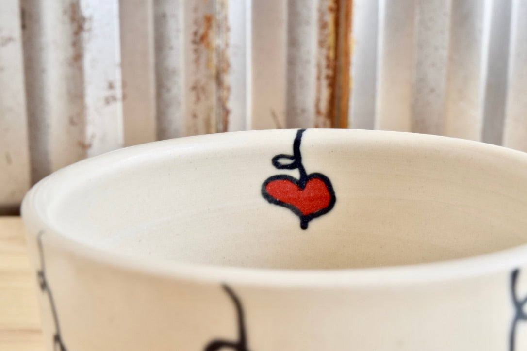 Straight-sided Heartstring Mug