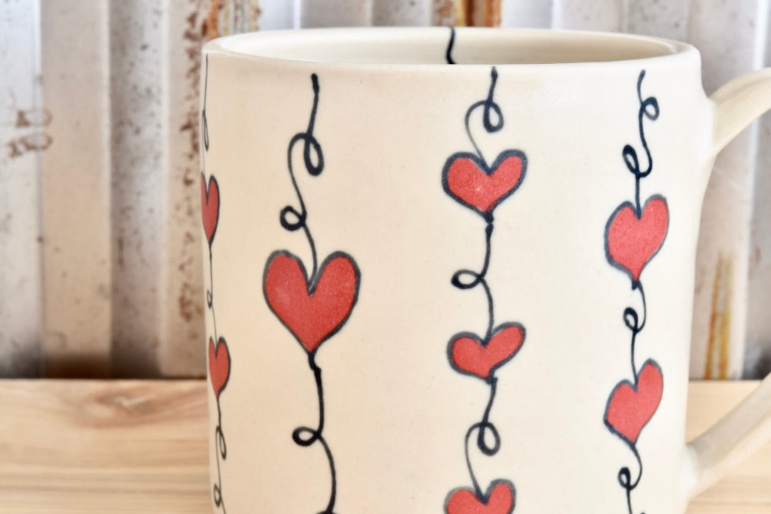 Straight-sided Heartstring Mug